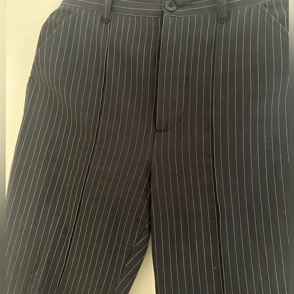 The GREAT pinstripe suit. - Picture 8 of 9